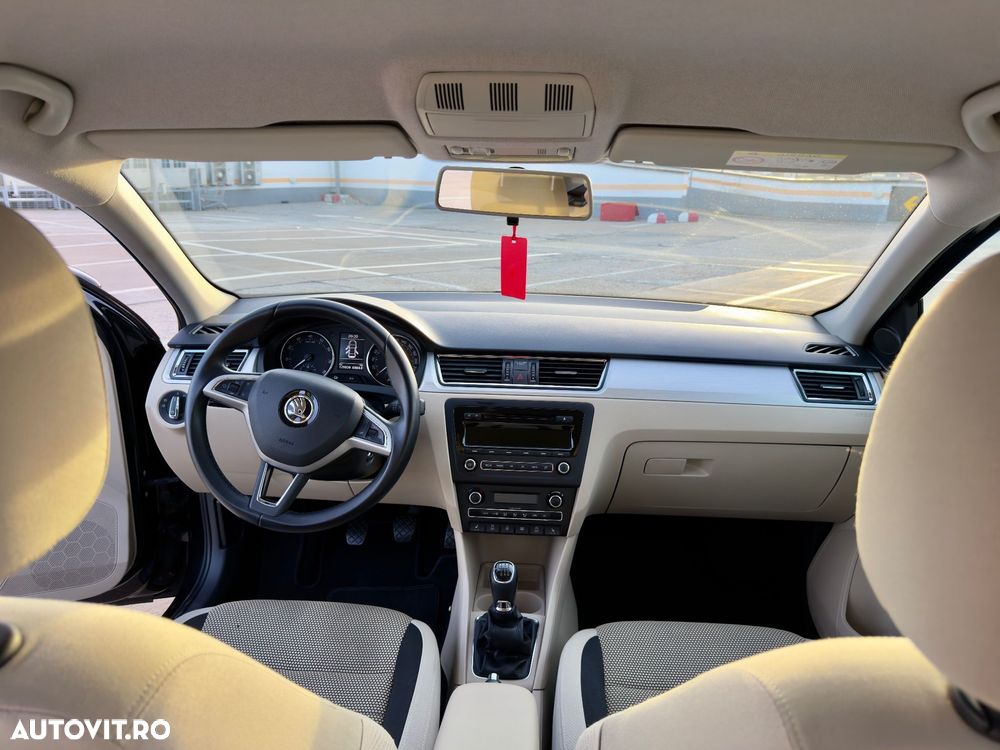 Skoda RAPID 1.2 TSI Elegance - 27