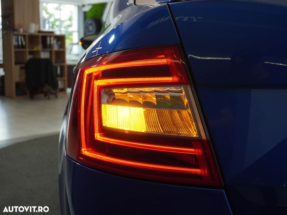 Skoda Octavia 2.0 TDI DSG RS - 13