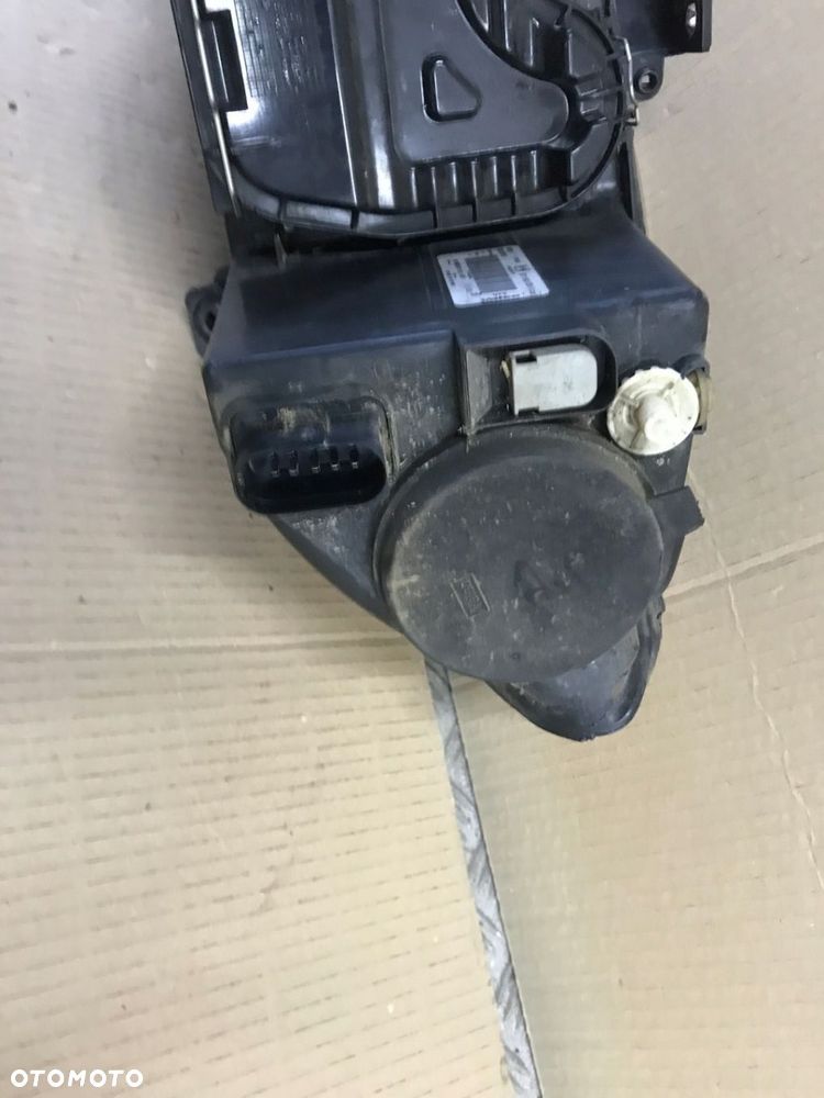 LAMPA PRAWA PRZÓD PRZEDNI EUROPA SEAT LEON II LIFT 09-12 - 6