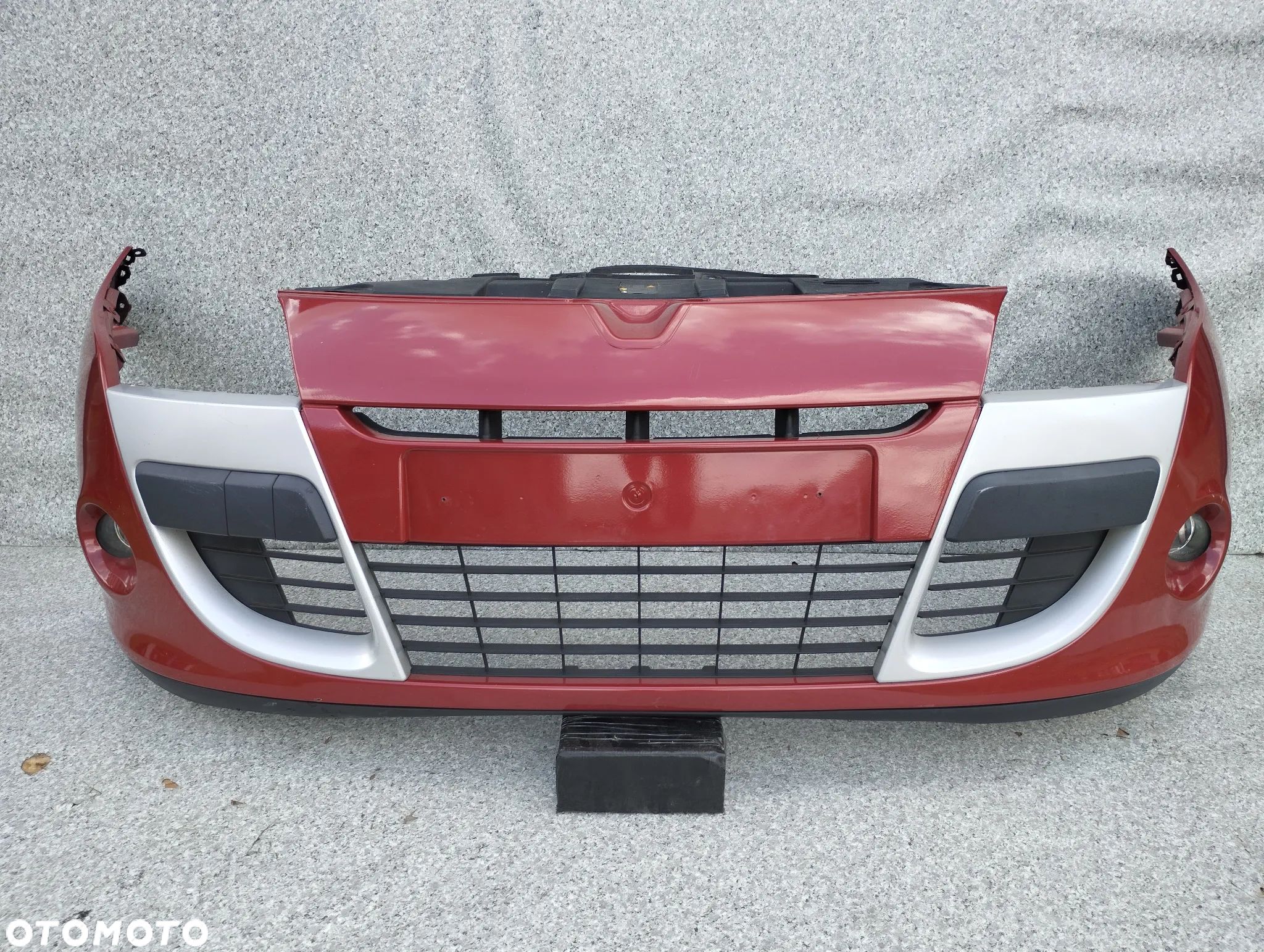 Renault Megane III Coupe 08-12r zderzak przód przedni - 1