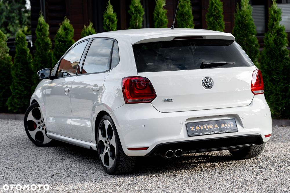 Volkswagen Polo - 8