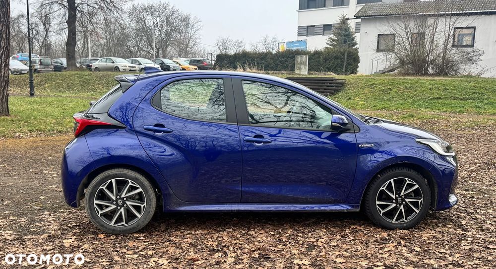 Toyota Yaris Hybrid 100 Premium - 12