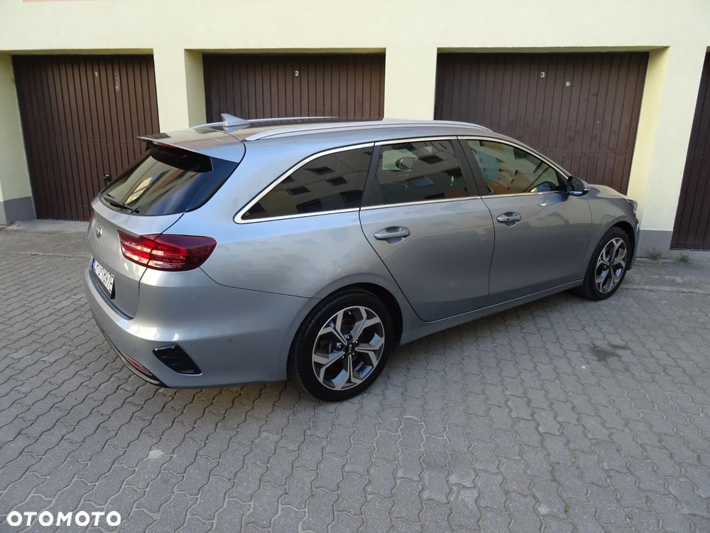 Kia Ceed 1.4 T-GDI DCT OPF Platinum Edition - 31