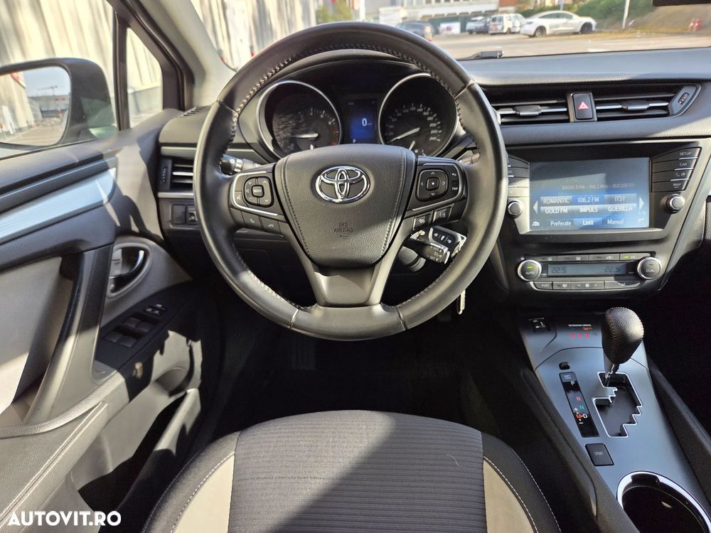 Toyota Avensis 1.8 Multidrive S Executive - 22