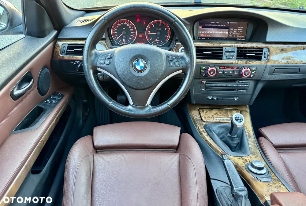 BMW Seria 3 320d Efficient Dynamics - 18