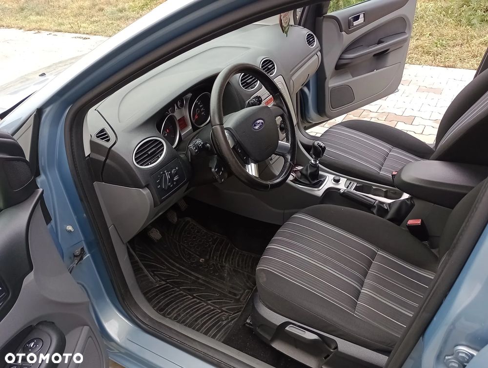 Ford Focus 2.0 TDCi Ghia - 10