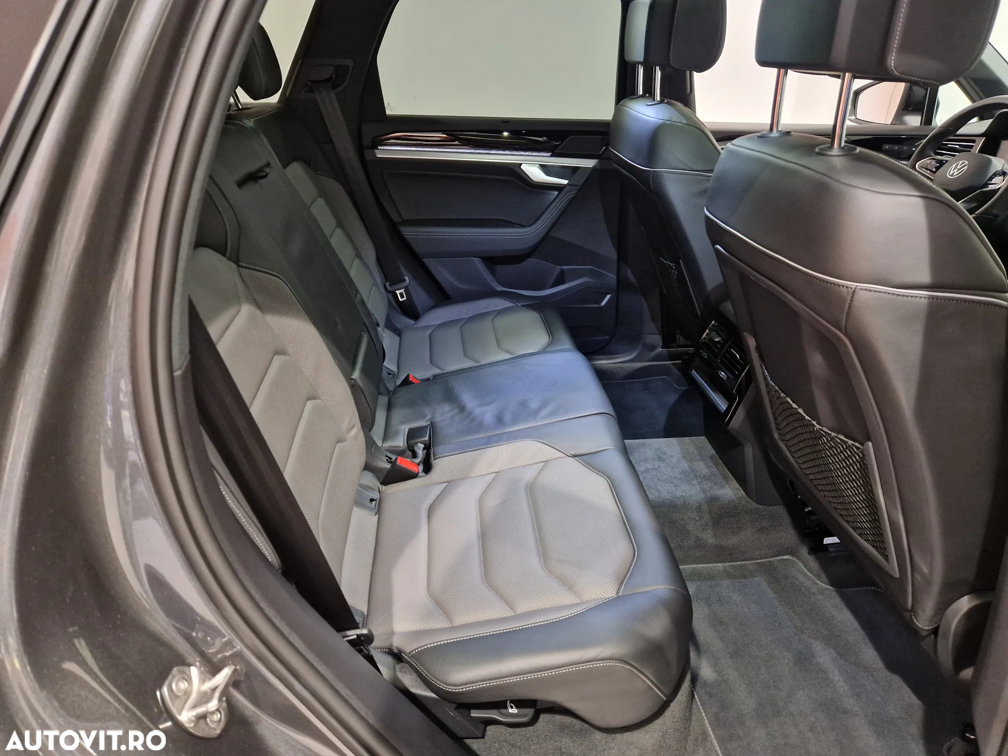Volkswagen Touareg V6 TDI 4MOTION R-Line - 15