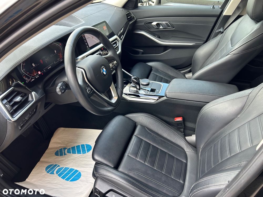 BMW Seria 3 320d MHEV Luxury Line - 17