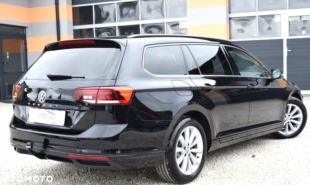 Volkswagen Passat Variant 2.0 TDI Elegance DSG - 10