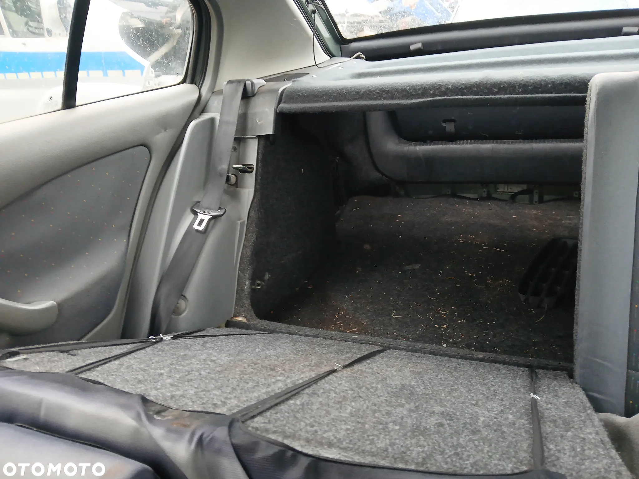 skoda octavia I HB fotel fotele kanapa deska kokpit podsufitka boczek boczki klamka podłokietnik - 6