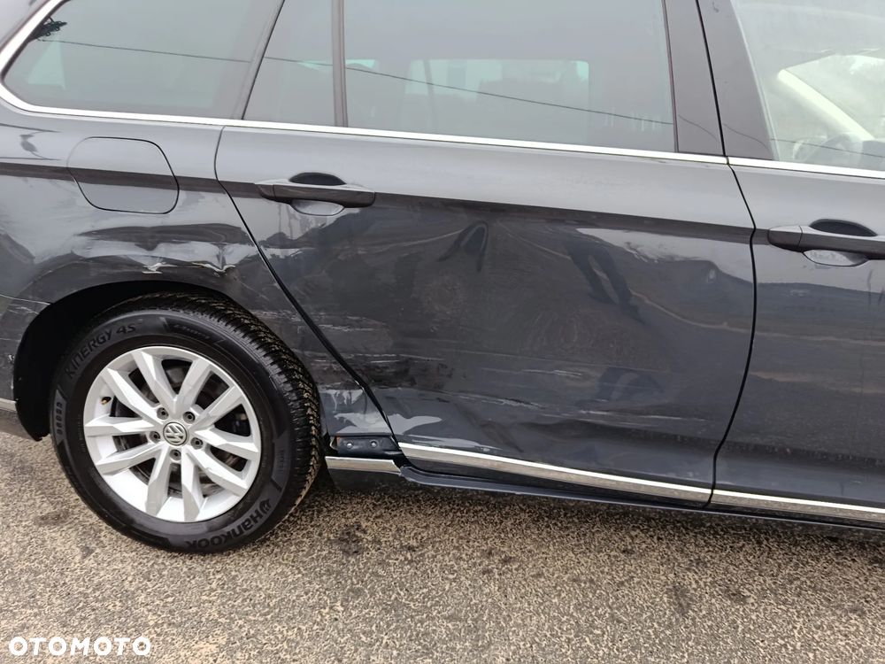 Volkswagen Passat 2.0 TDI SCR (BlueMotion Technology) DSG Comfortline - 25