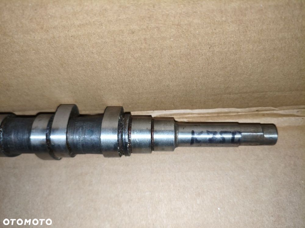 Oryginaly nowy wałek rozrządu K750 - 4