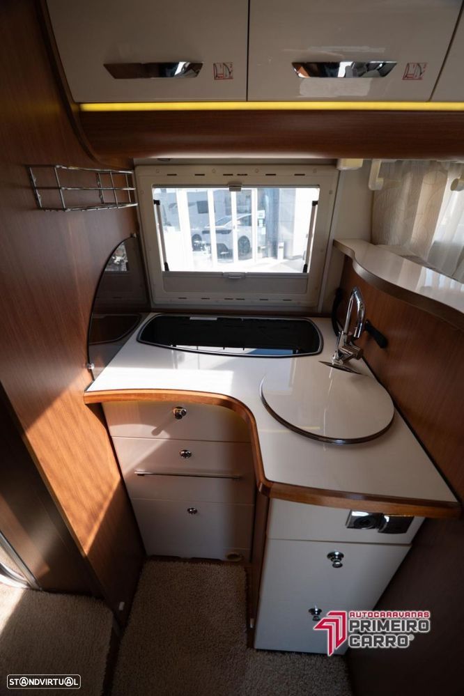 Autostar Passion 690 LC c.Central e Basculante - 23