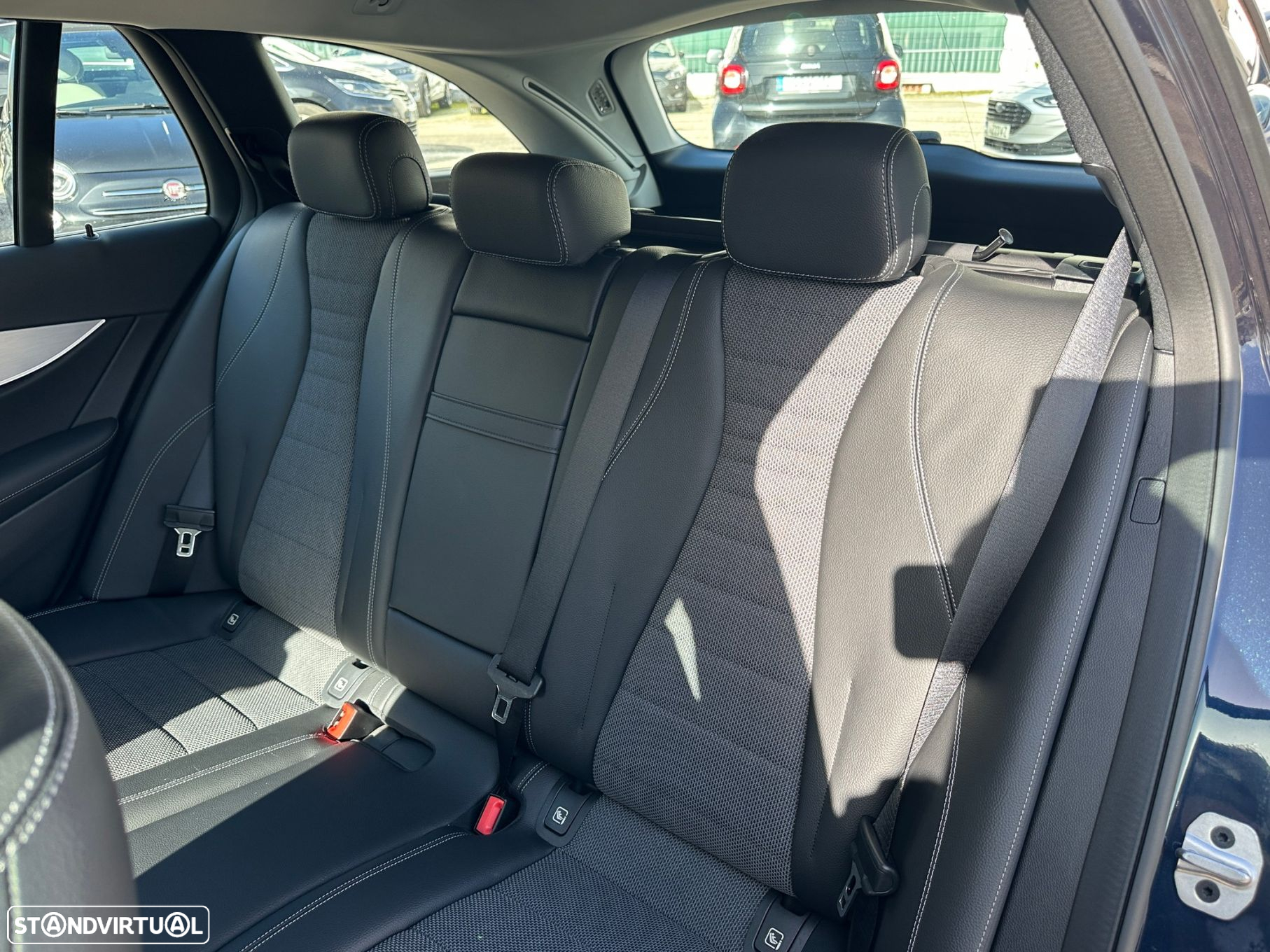 Mercedes-Benz E 300 de AMG Line - 13