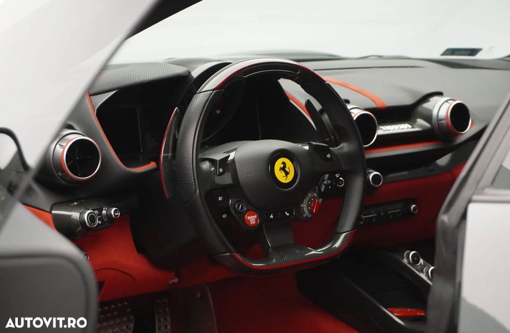 Ferrari 812 - 22