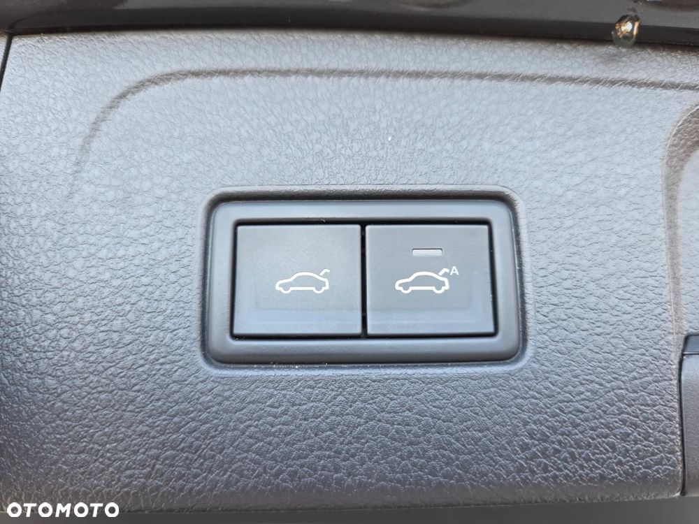 Volkswagen Passat 2.0 TSI Business DSG - 32