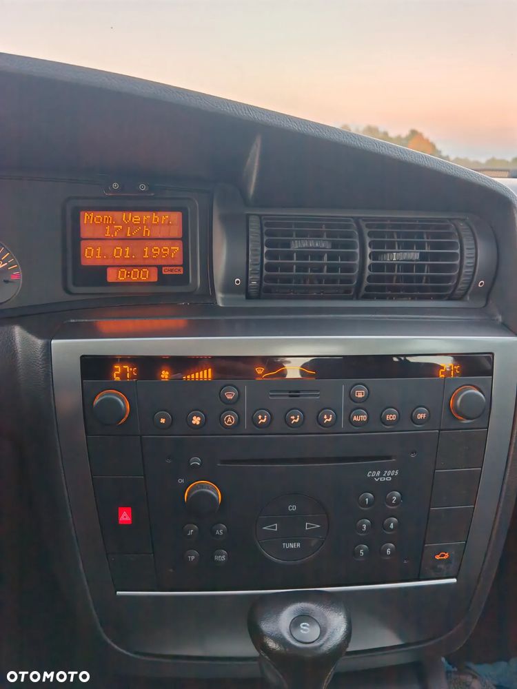 2003 Opel Omega, photograph 11