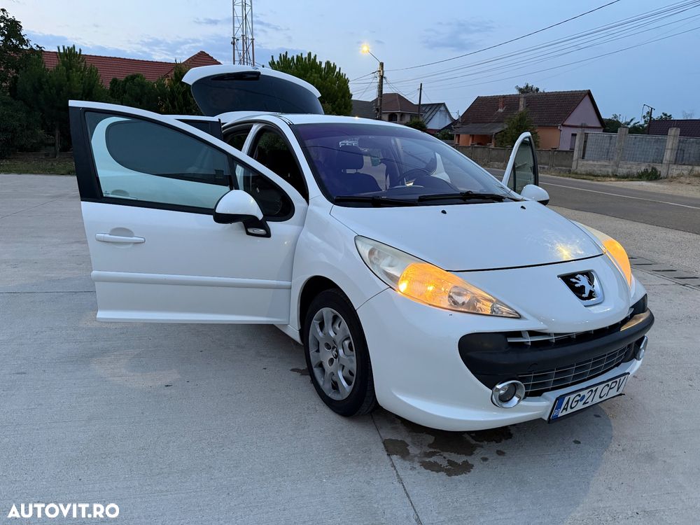 Peugeot 207 1.6HDI Feline - 29