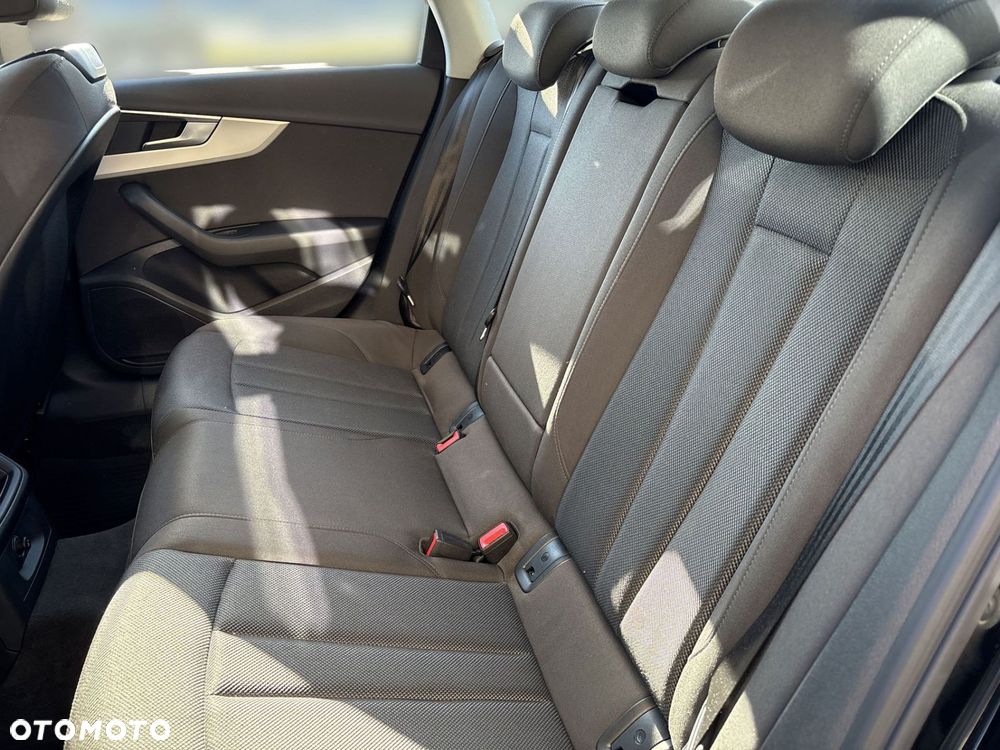 Audi A4 Limousine 35 TFSI mHEV S tronic - 16