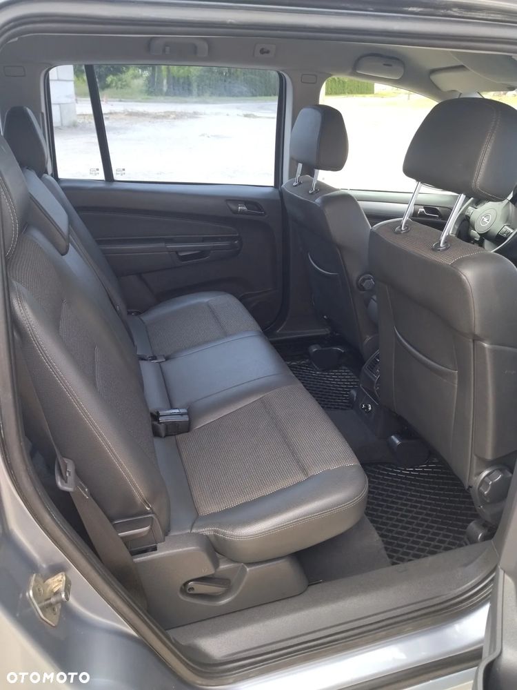 Opel Zafira 1.6 Cosmo - 14