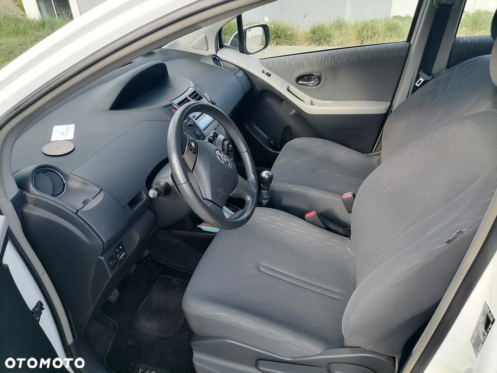 Toyota Yaris - 9
