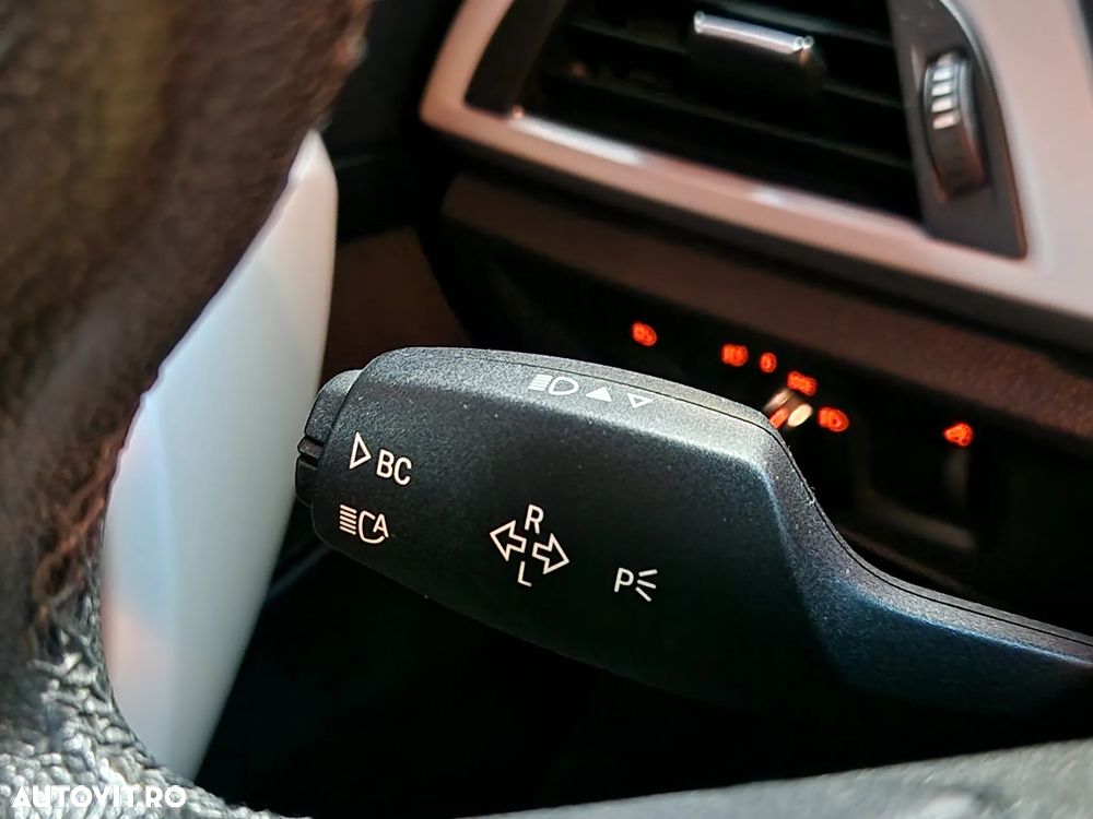 BMW Seria 1 120i Standard - 11