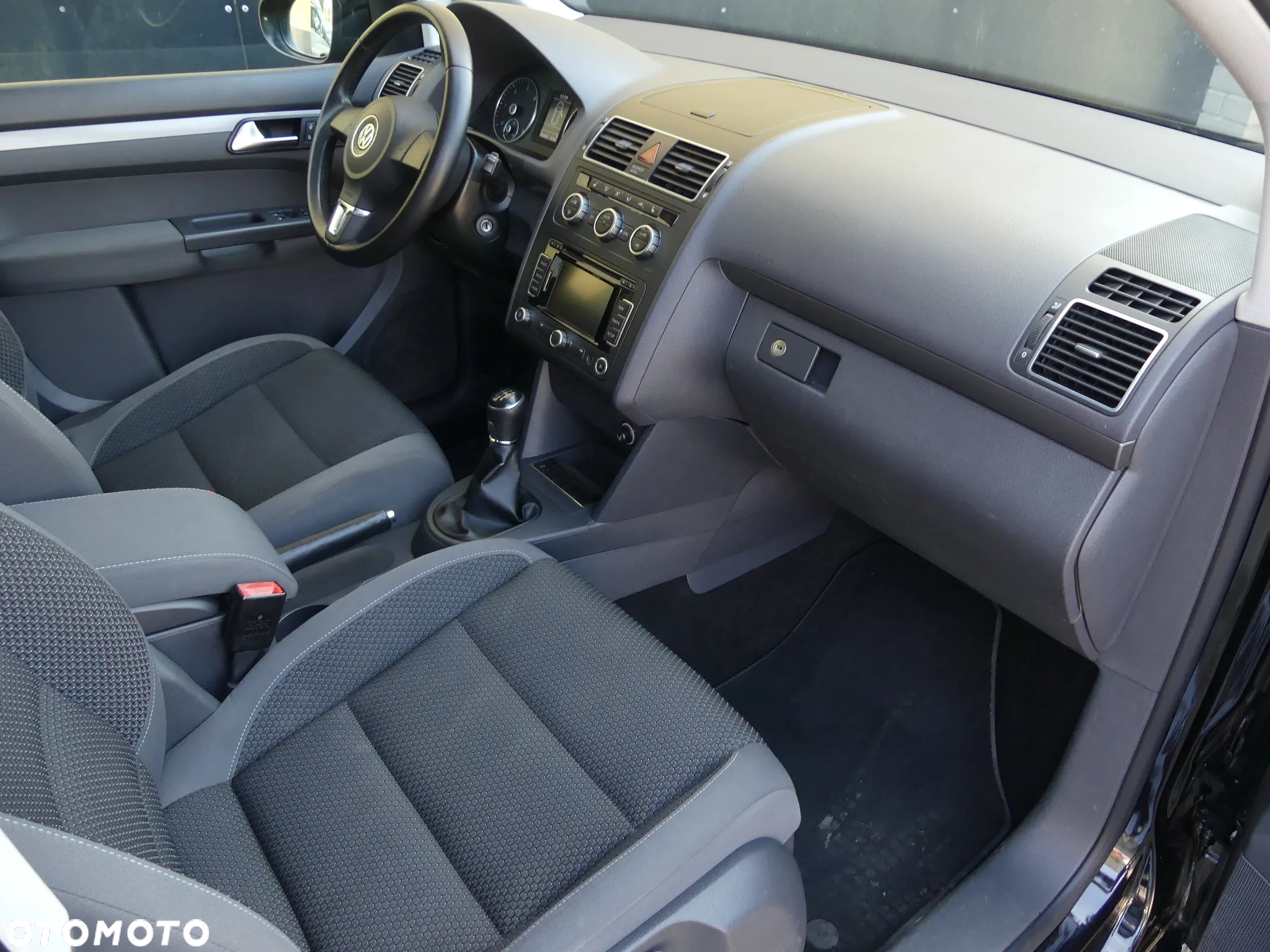 Volkswagen Touran 1.6 TDI DPF BlueMot Comfortline - 8