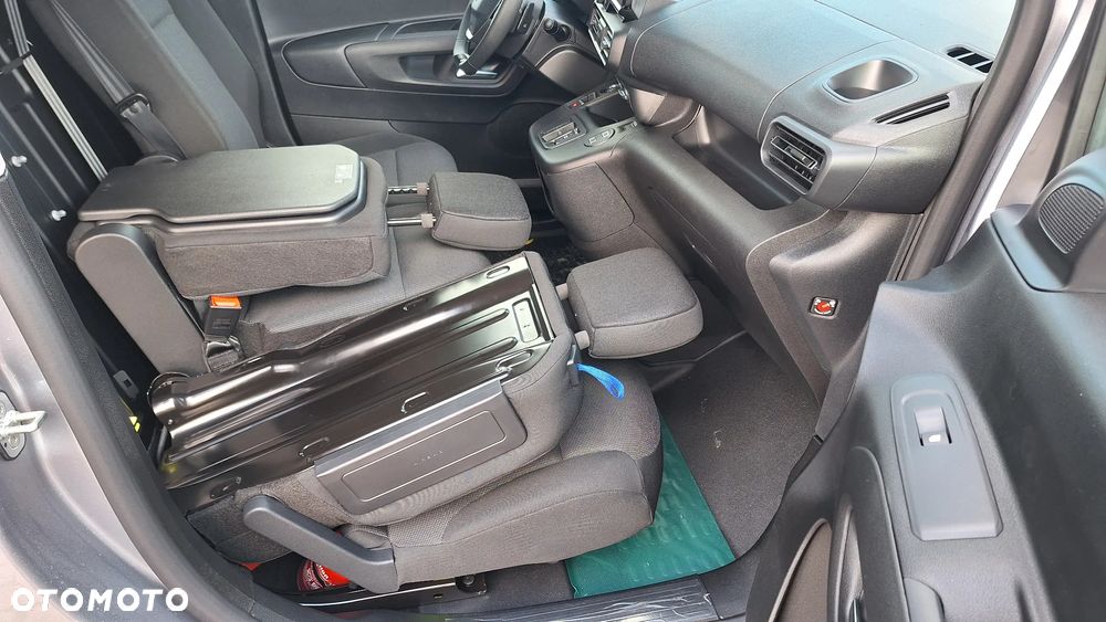 Peugeot Partner Furgon Long 950kg BlueHDi 130 KM S&S EAT8 Bogaty - 25