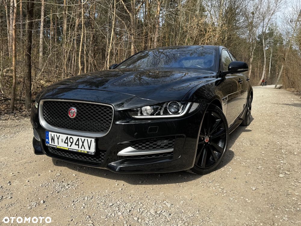 Jaguar XE 2.0 D R-Sport - 2