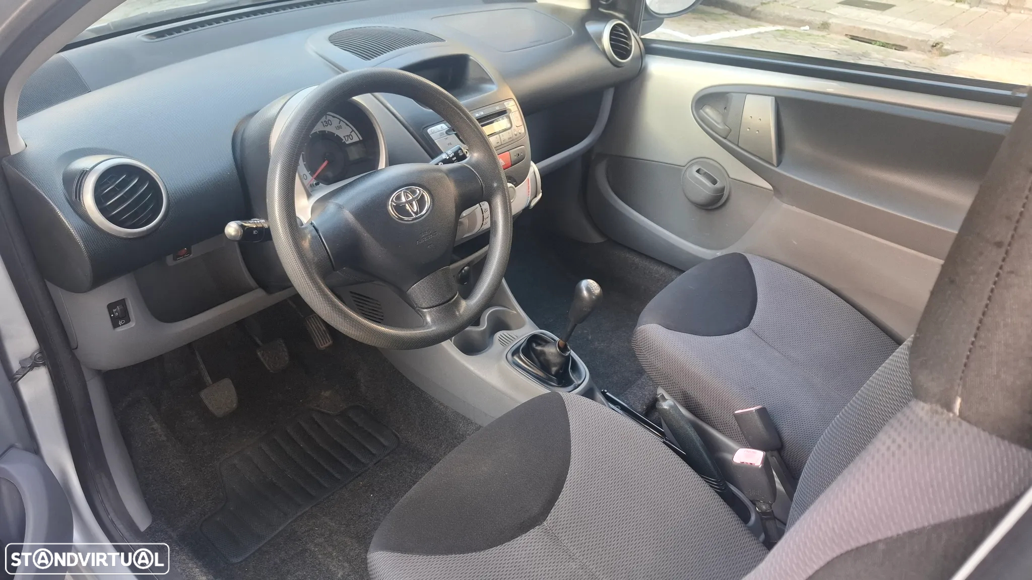 Toyota Aygo 1.0 + - 10