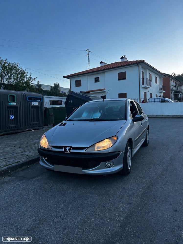 Peugeot 206 1.1 XR - 1
