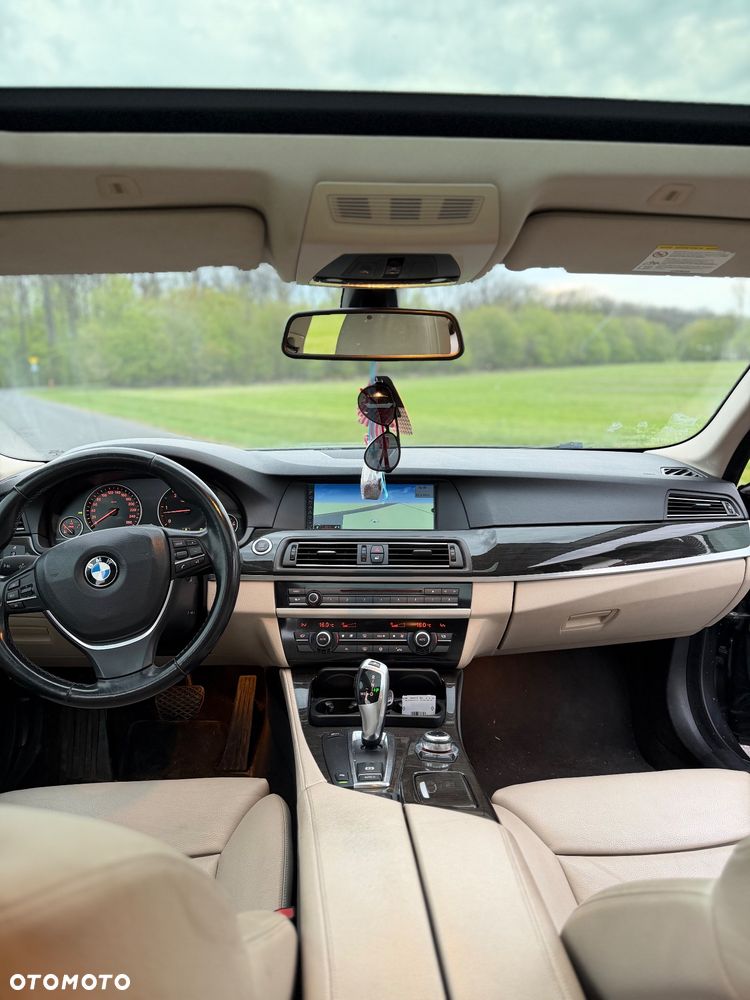 BMW Seria 5 525d - 22