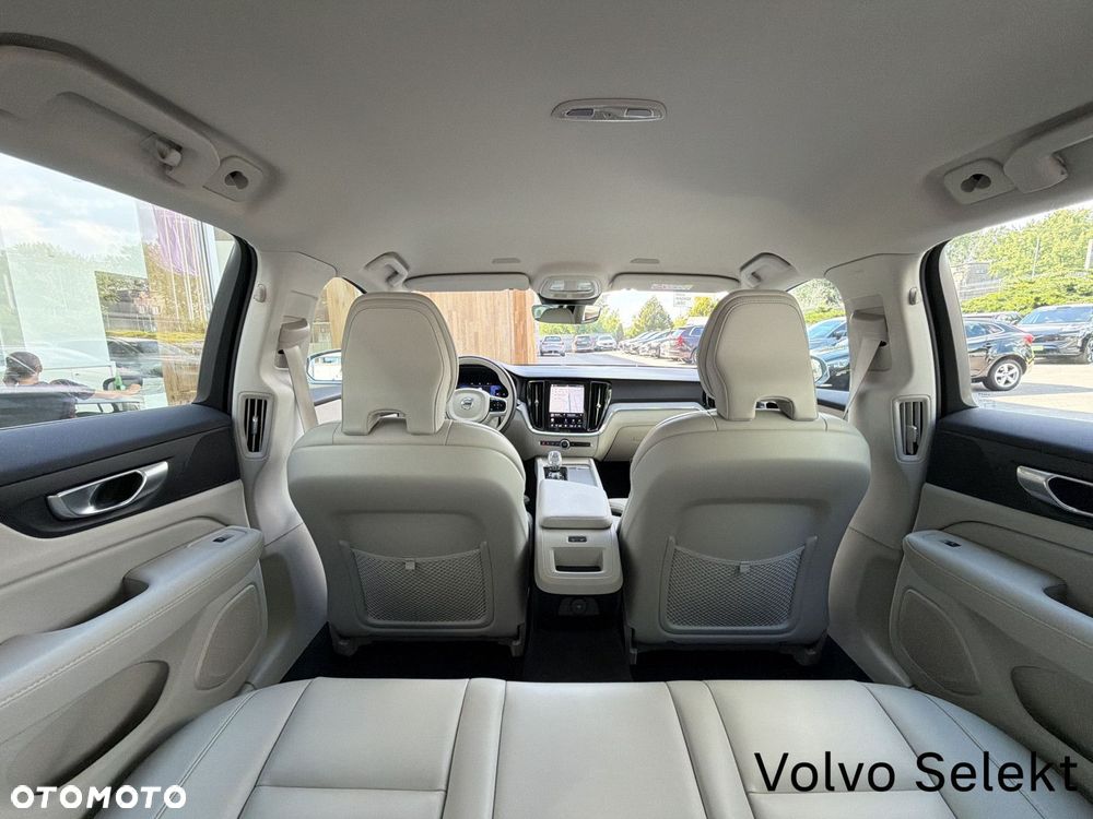 Volvo V60 Cross Country - 17
