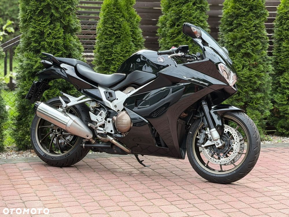 Honda VFR - 2