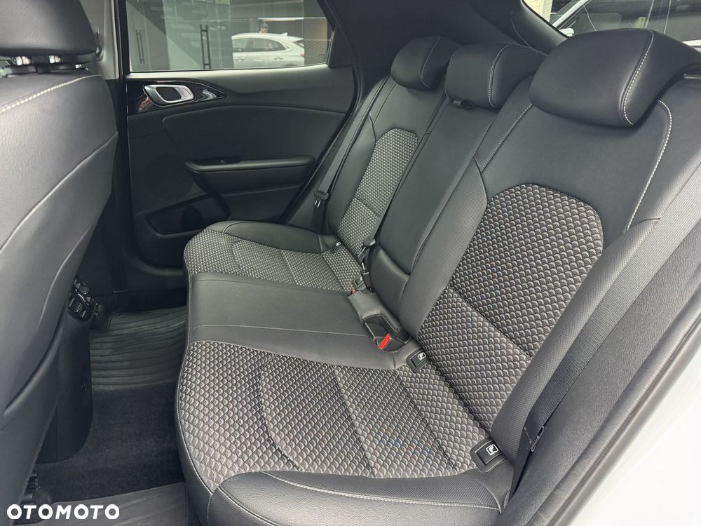 Kia XCeed 1.5 T-GDI Business Line DCT - 15
