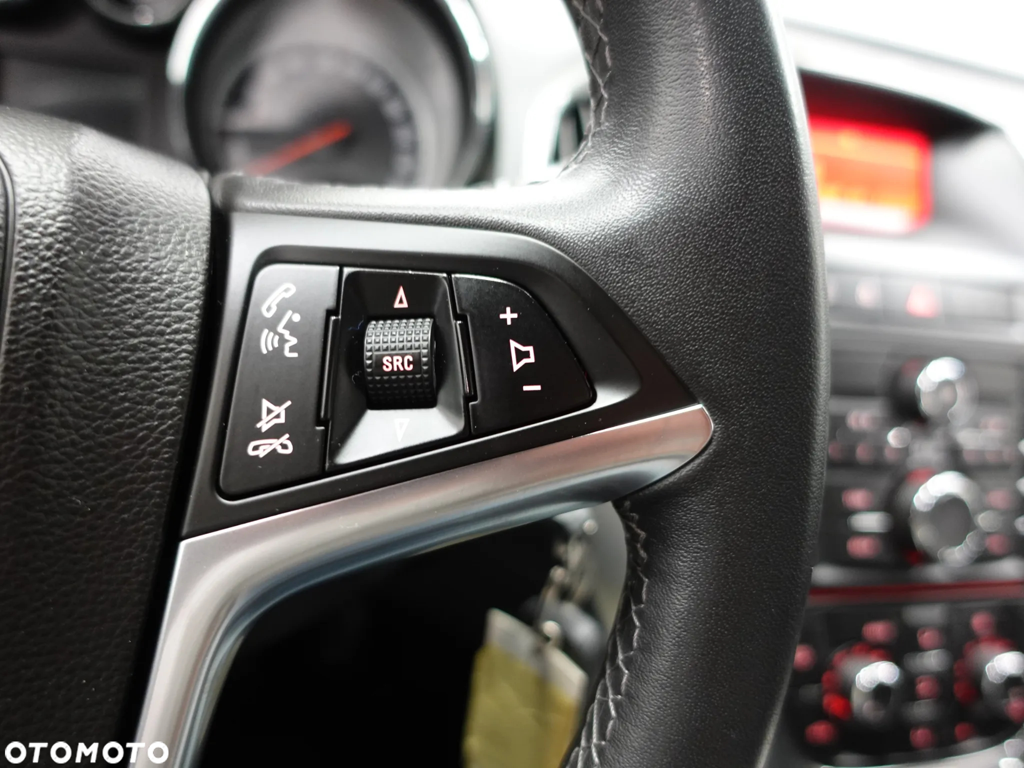 Opel Astra IV 1.6 CDTI Cosmo - 39
