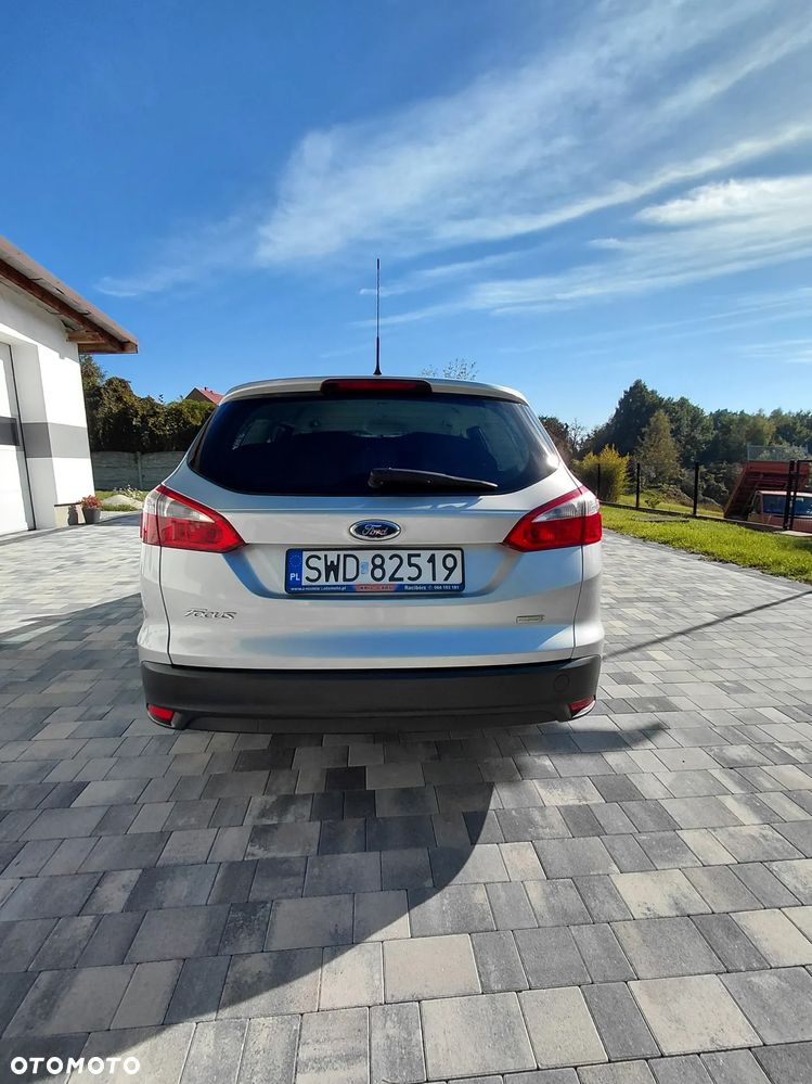 Ford Focus 1.0 EcoBoost Ambiente - 11