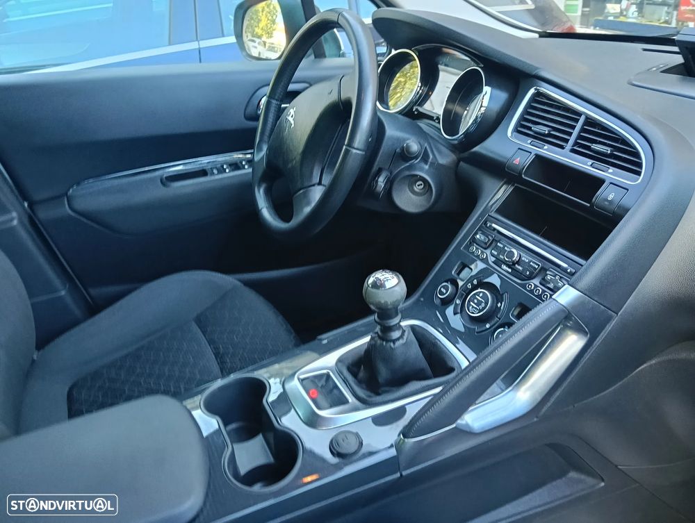 Peugeot 3008 1.6 HDi Allure - 8