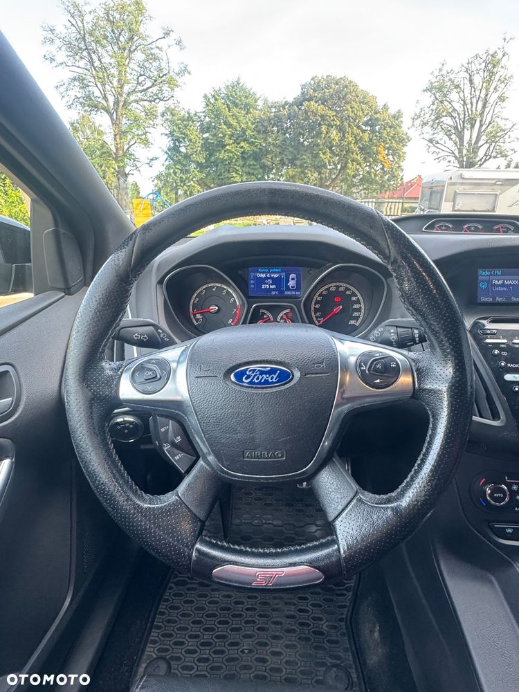 Ford Focus ST - 10