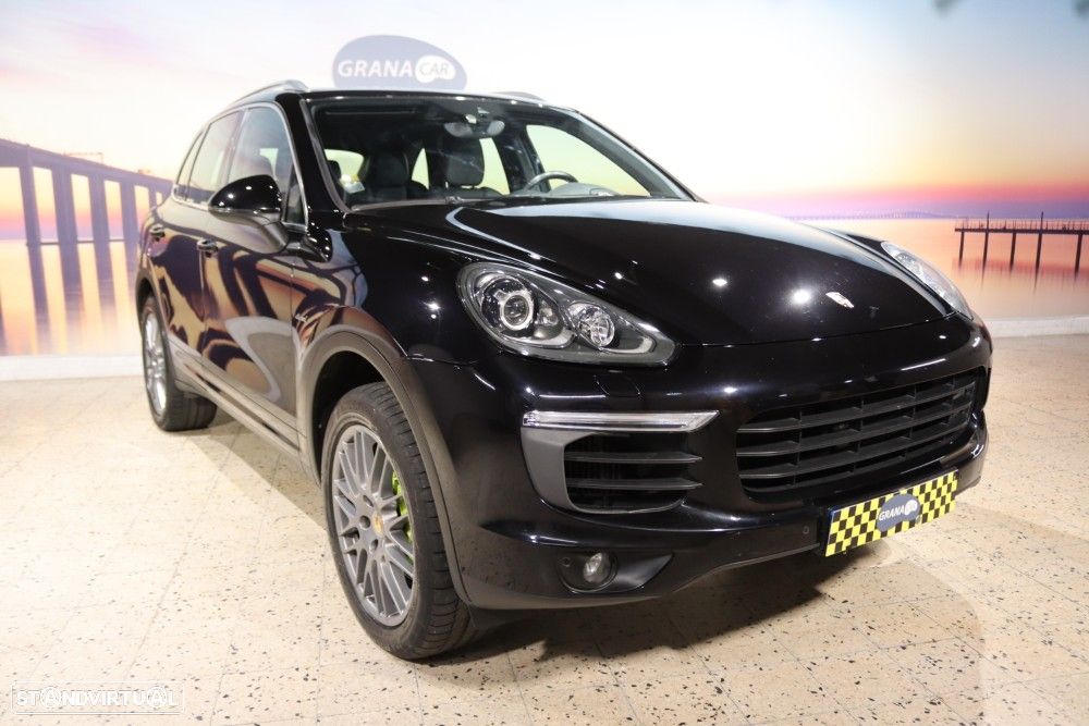 Porsche Cayenne Platinum Edition - 3