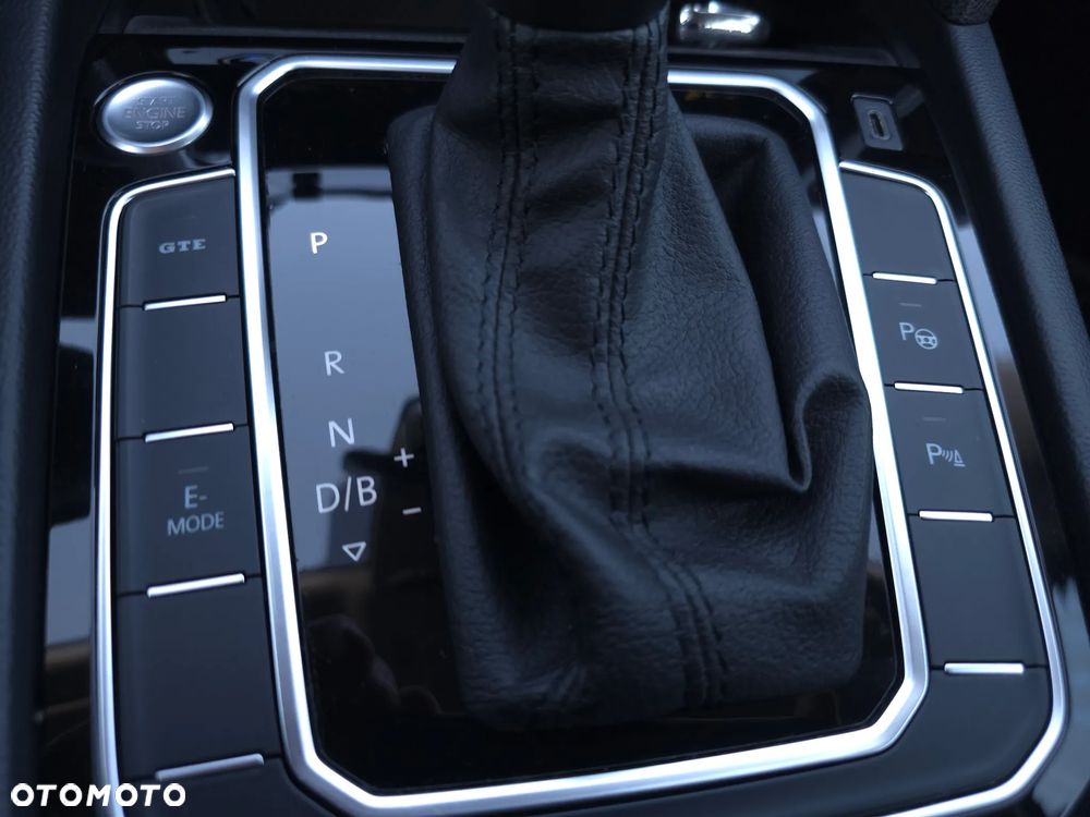 Volkswagen Passat - 22