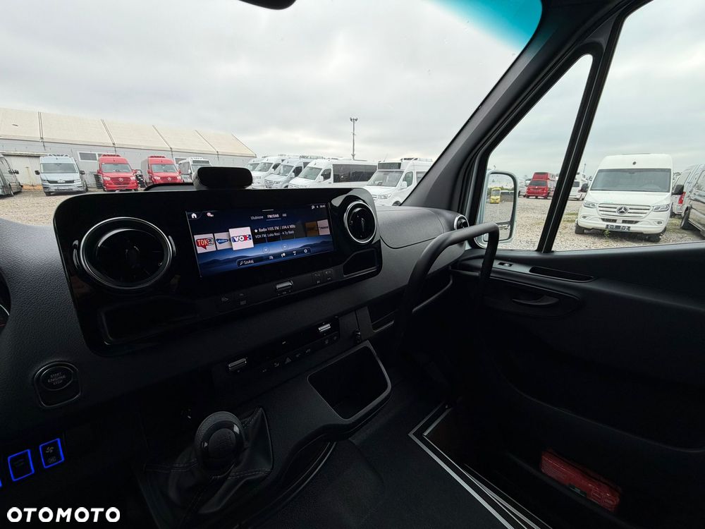 Mercedes-Benz Sprinter 519 - 19