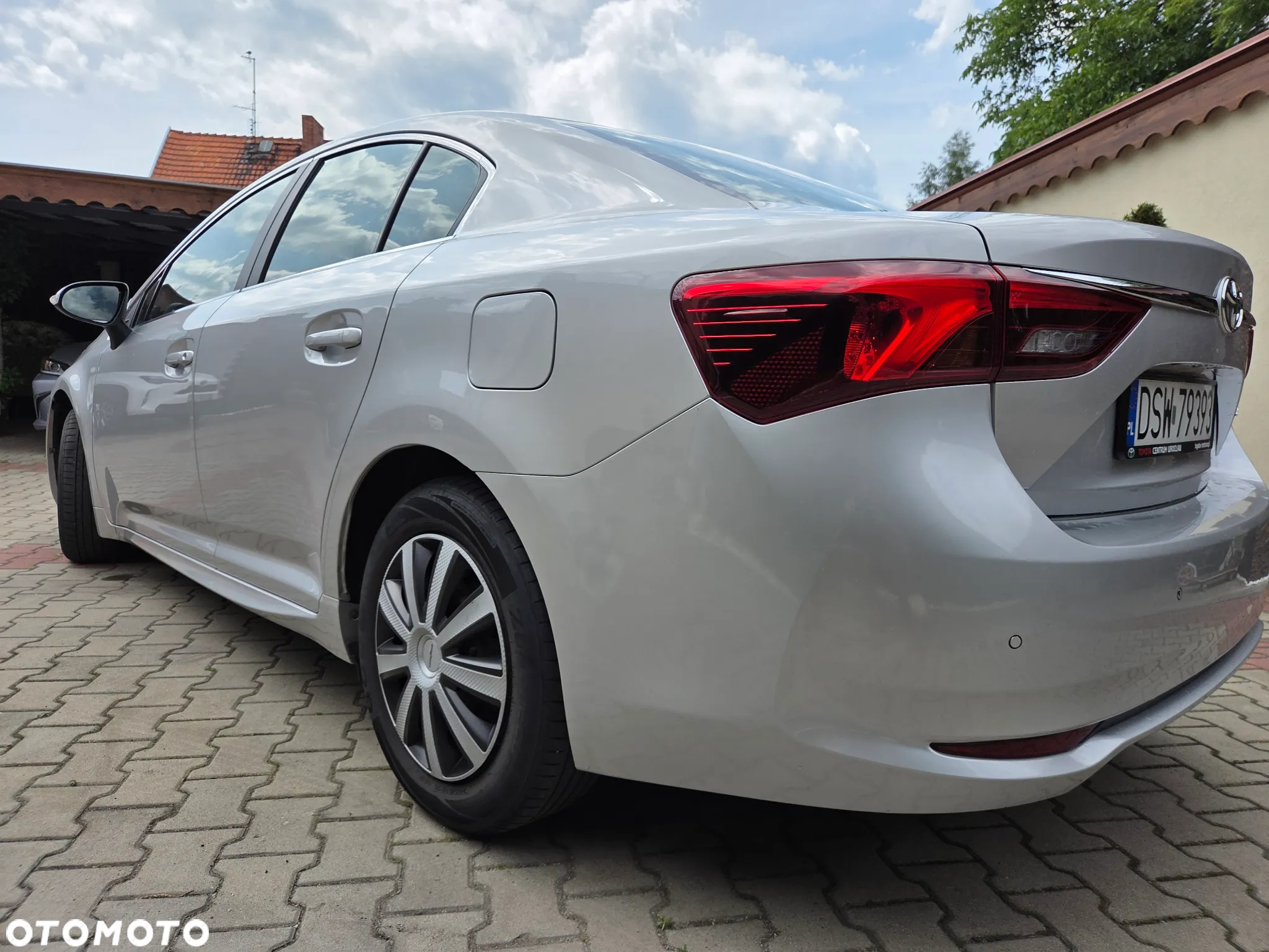 Toyota Avensis 1.8 Active - 8