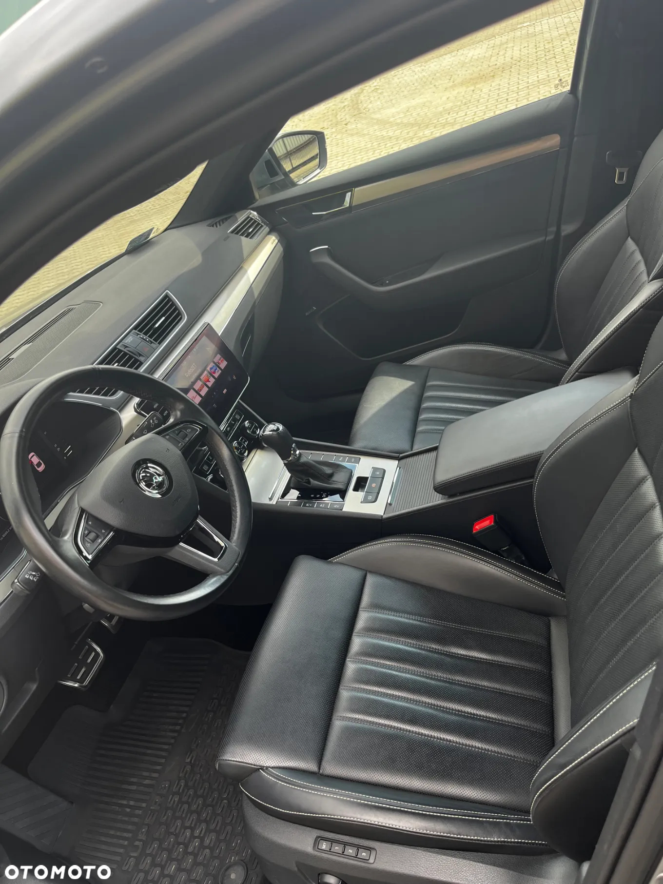 Skoda Superb 2.0 TDI 4x4 L&K DSG - 8