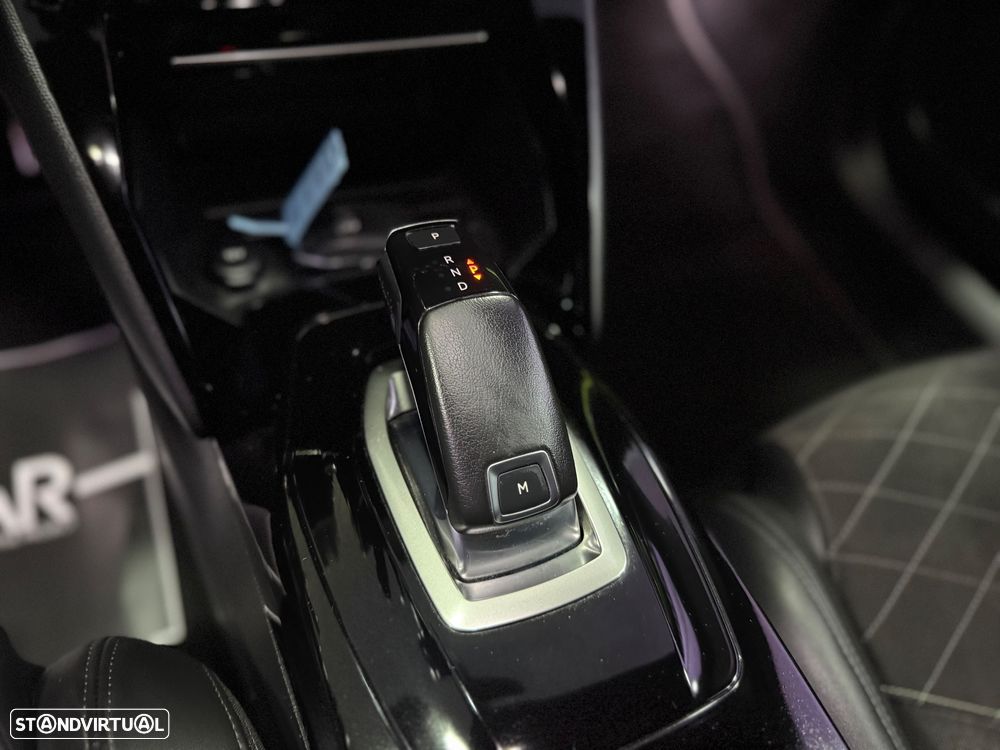 Peugeot 2008 PureTech 155 EAT8 GT Pack - 13