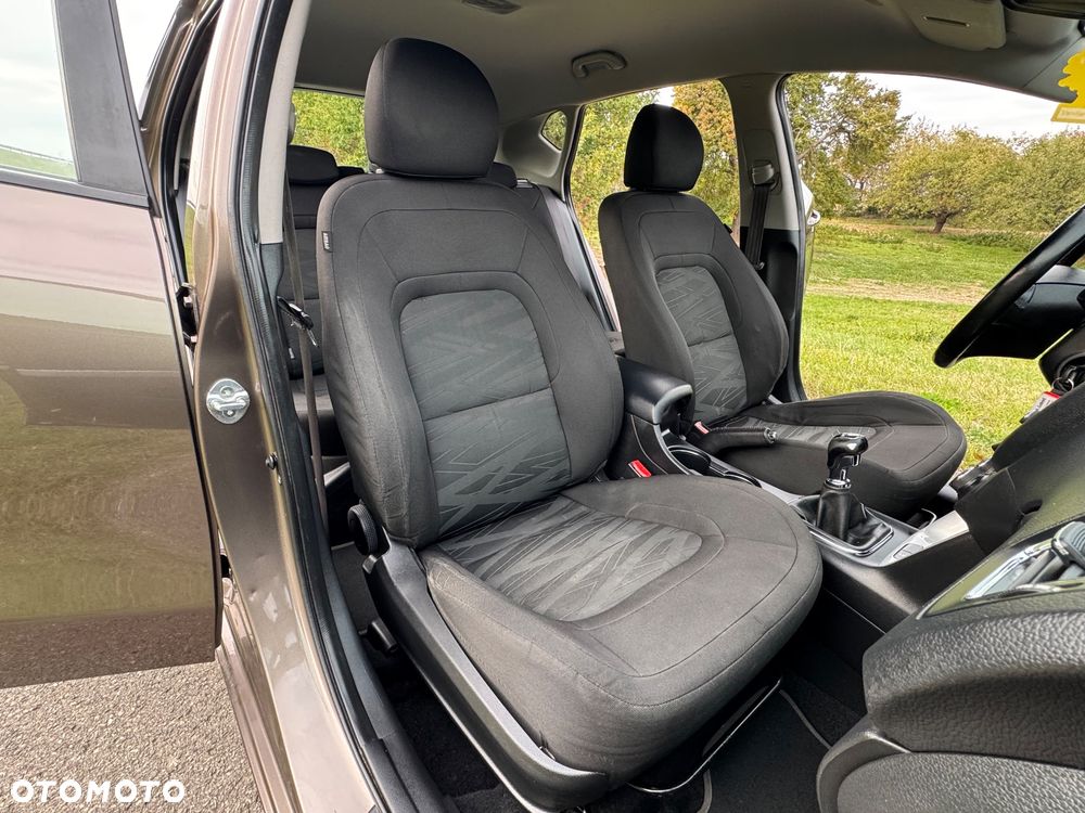 Kia Ceed 1.4 CVVT Fifa World Cup Edition - 28