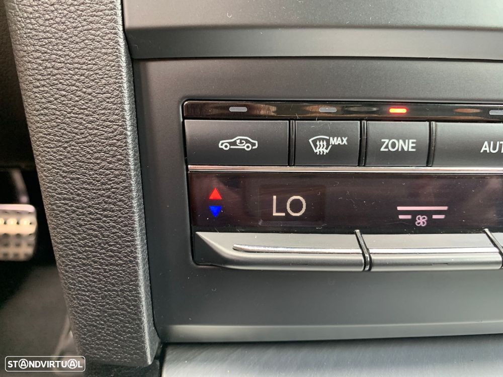 Mercedes-Benz E 220 CDI Avantgarde BlueEfficiency Auto. - 42
