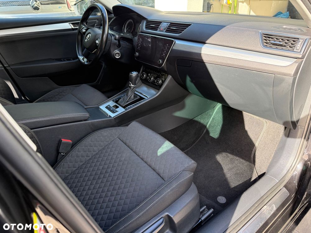 Skoda Superb 2.0 TSI Ambition DSG - 9