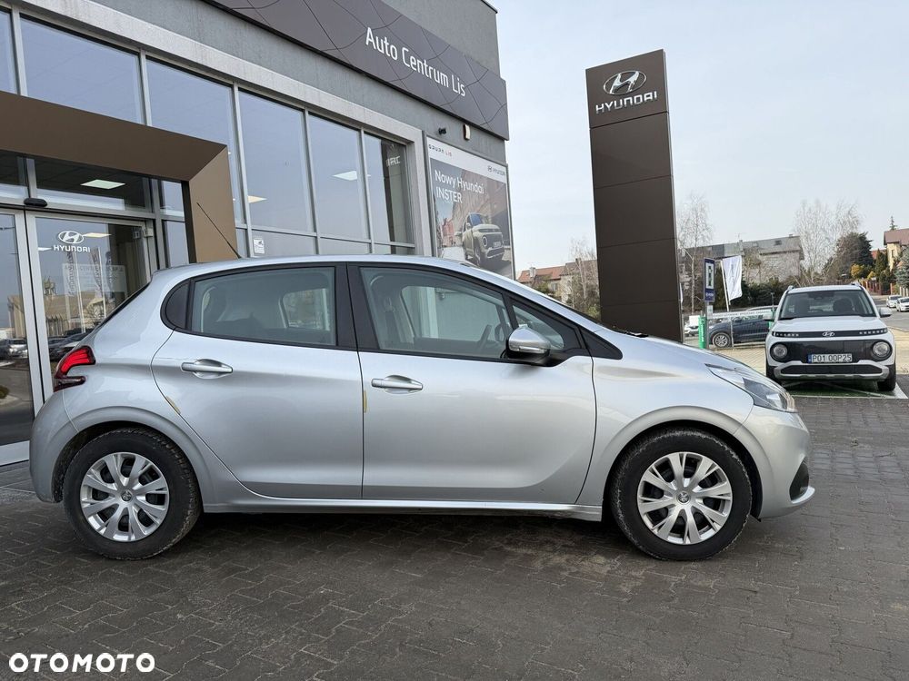 Peugeot 208 2017 photo 5