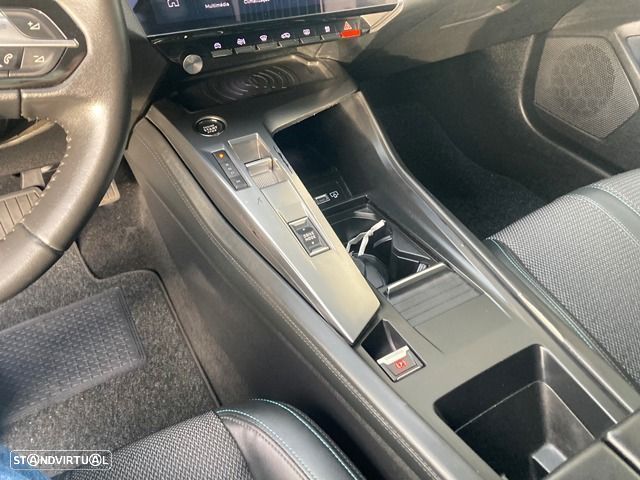 Peugeot 308 SW BlueHDi 130 EAT8 Allure Pack - 32